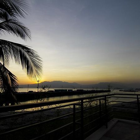 The Reef Hotel And Residences Olongapo Bagian luar foto