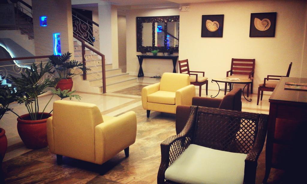 The Reef Hotel And Residences Olongapo Bagian luar foto