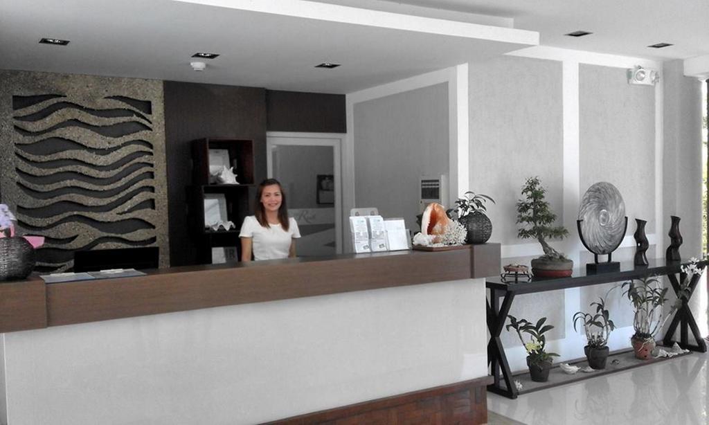 The Reef Hotel And Residences Olongapo Bagian luar foto