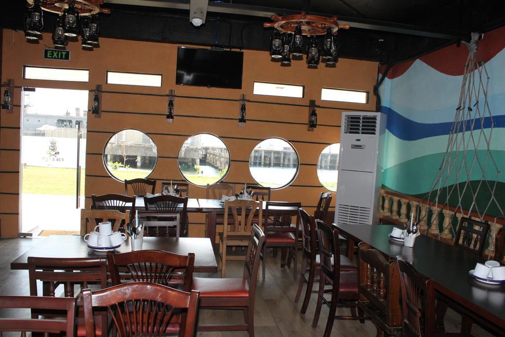 The Reef Hotel And Residences Olongapo Bagian luar foto